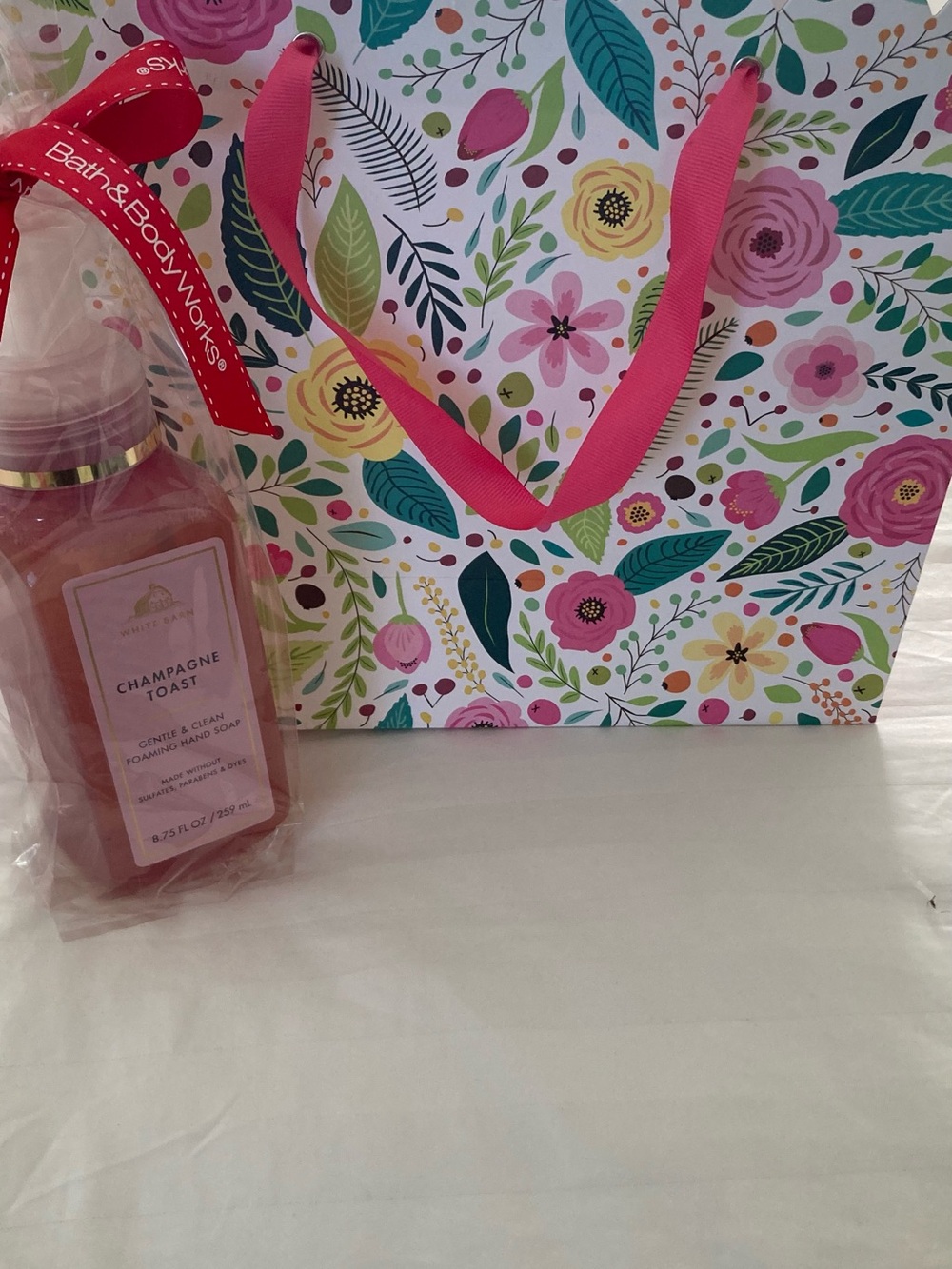 White Barn Champagne Toast Foaming Hand Soap - Pink